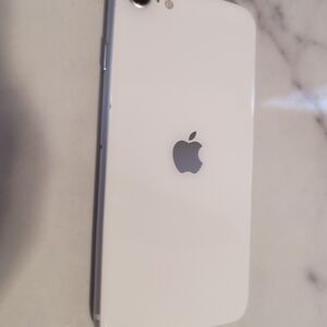 UNLOCKED Apple iPhone SE 2nd Gen With Cases And Screen Protector